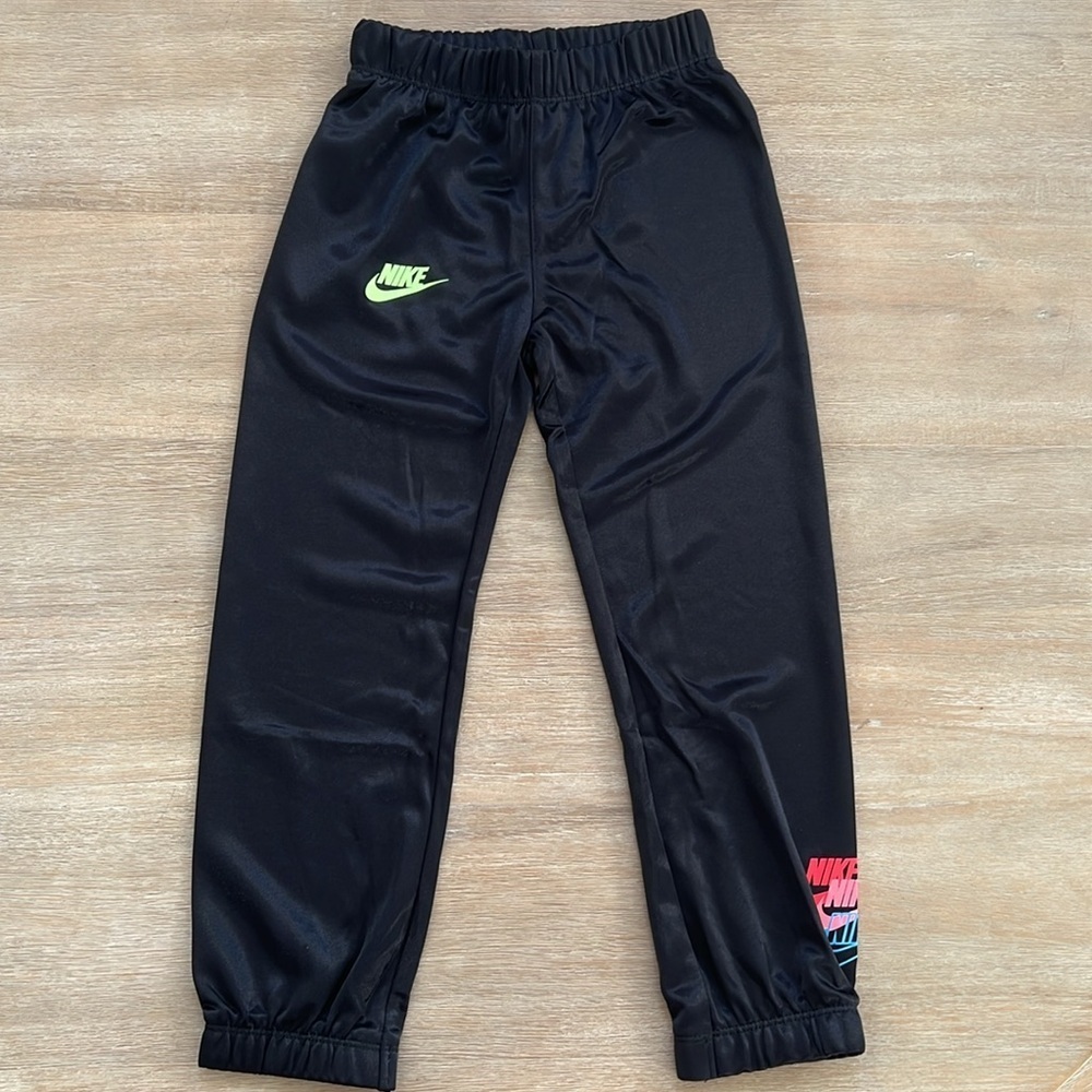 Nike Girls 2 Piece Activewear Set Tracksuit 5 6x Shiny Black Multicolor - Picture 6 of 7
